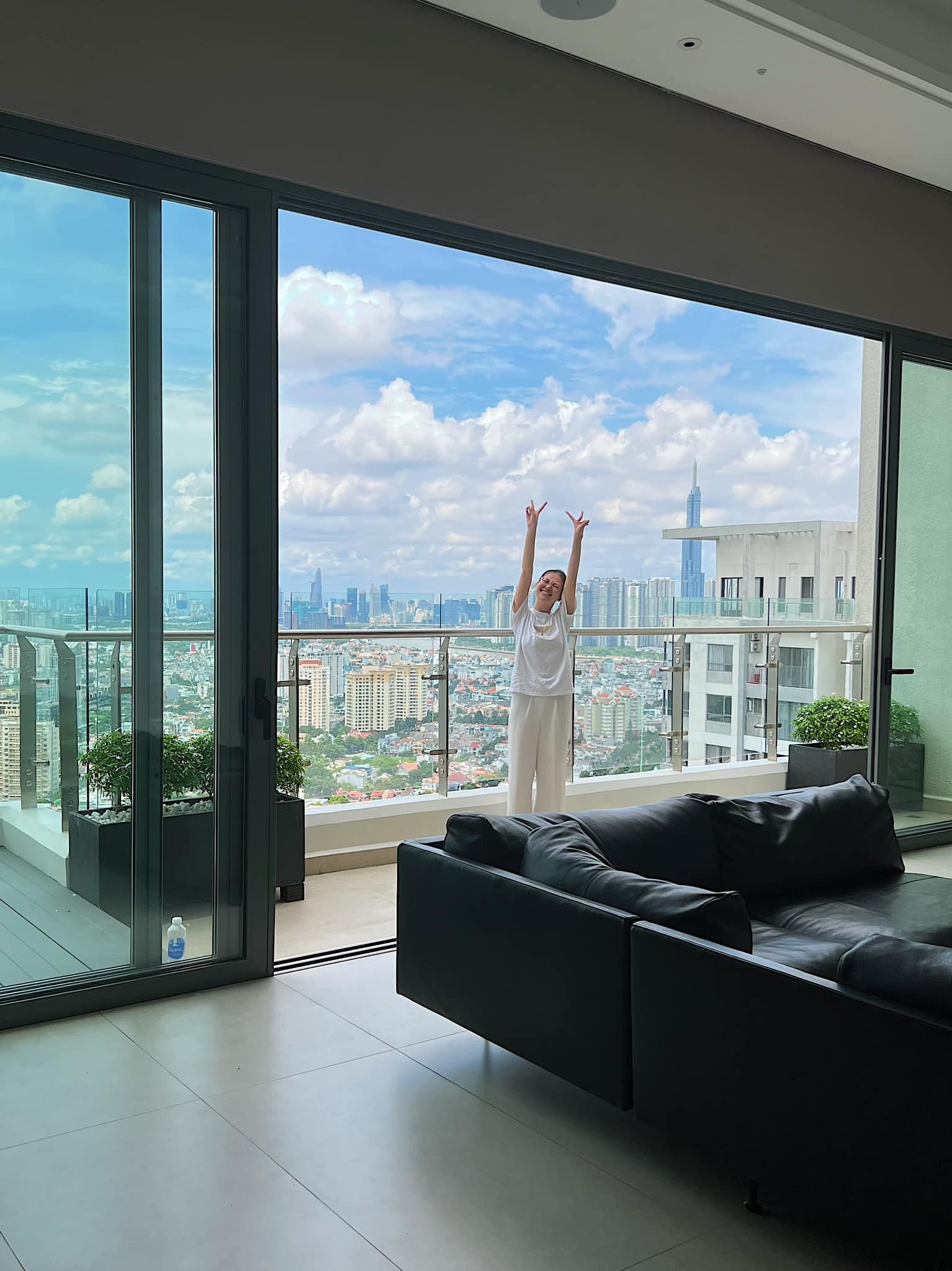 Nàng Hậu có "style ăn cưới" đẹp nhất nhì Vbiz, sống đời nữ hoàng trong penthouse triệu đô - Ảnh 7.
