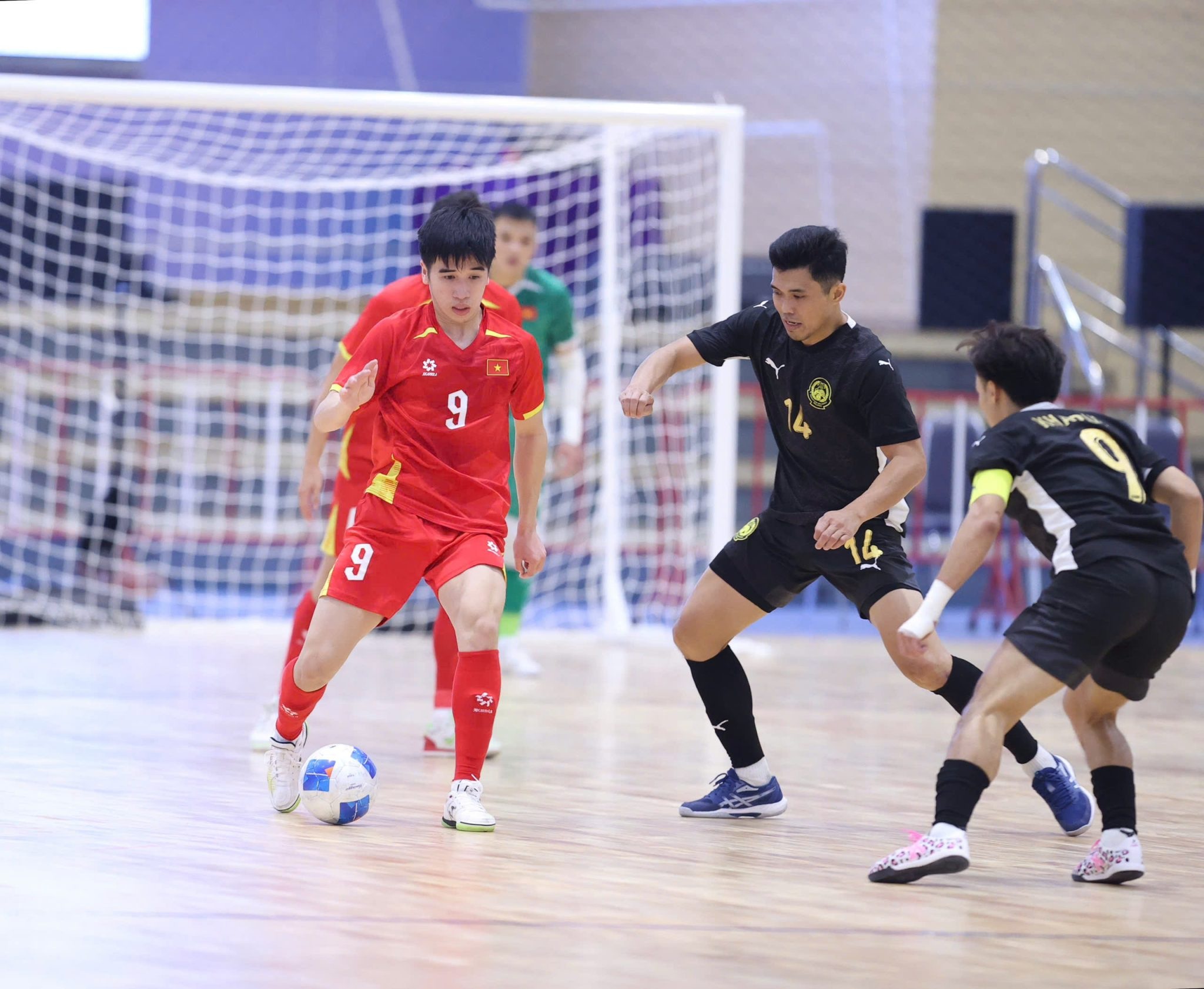 Tuyển futsal Việt Nam thua sốc trước Malaysia - Ảnh 1. Tuyển futsal Việt Nam thua sốc trước Malaysia - Ảnh 1.