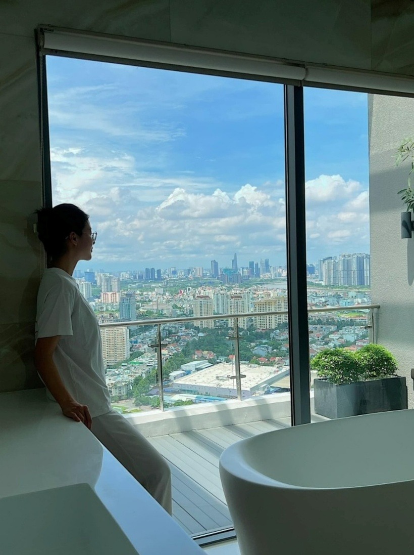 Nàng Hậu có "style ăn cưới" đẹp nhất nhì Vbiz, sống đời nữ hoàng trong penthouse triệu đô - Ảnh 8.