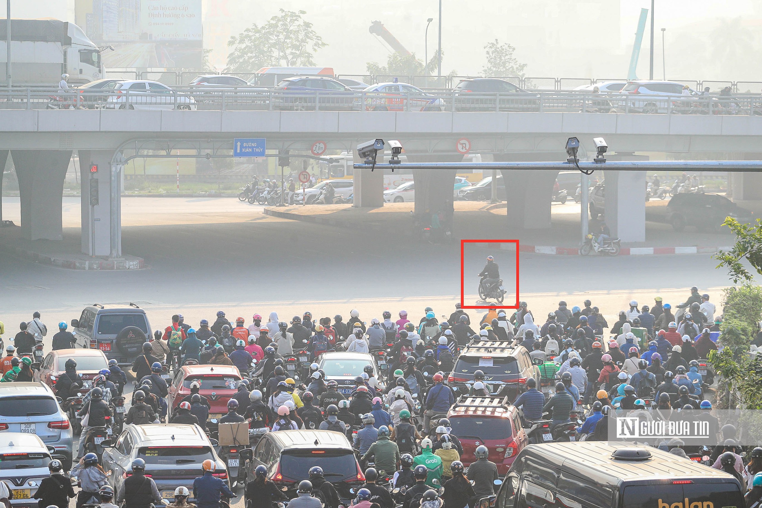 Bên trong trung tâm điều khiển hơn 1.800 camera AI ở Hà Nội - Ảnh 1.