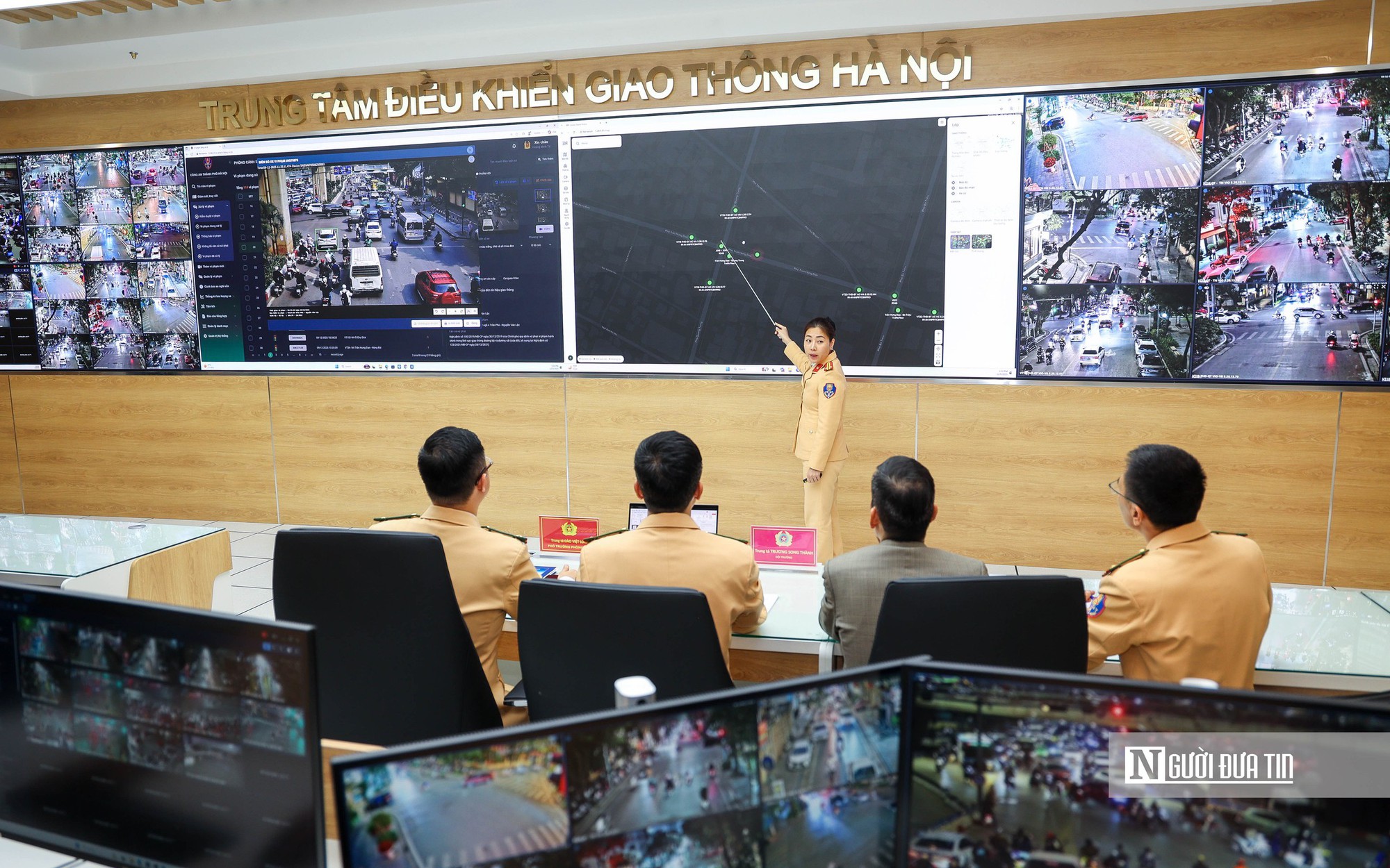 Cảnh sát trích xuất camera AI, giúp truy vết, tìm cụ ông U80 đi lạc ở Hà Nội - Ảnh 2.