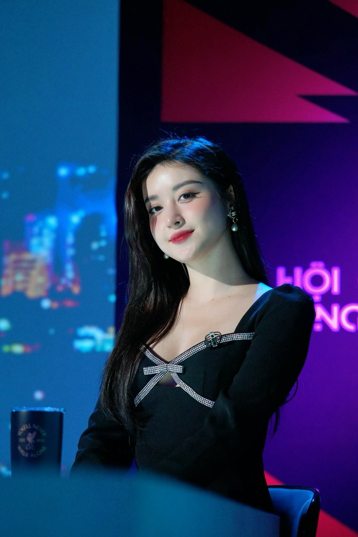 Tuổi 30 của mỹ nhân đẹp bậc nhất showbiz Việt, chưa lấy chồng sinh con, đối diện với thất nghiệp - Ảnh 3.