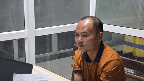 Bắt đối tượng giả danh phó giám đốc đi lừa đảo rồi vào chùa lẩn trốn - Ảnh 1.