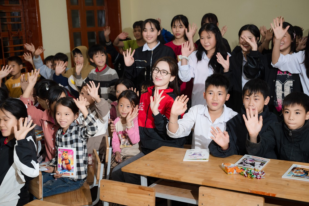 Hành trình “Giao nắng” khiến trái tim Phương Anh Đào mềm lại: “Tôi ước mình đến sớm hơn với các em” - Ảnh 1.