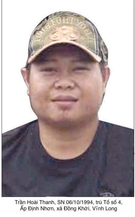 Truy tìm 5 đối tượng mua bán "thiên thạch", ném bột ớt rồi cướp 1,5 tỷ đồng - Ảnh 4.