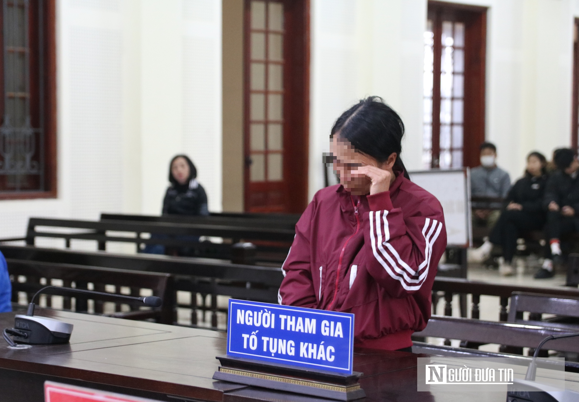 Người vợ khóc cạn nước mắt trong phiên toà xét xử kẻ sát hại chồng mình- Ảnh 2.