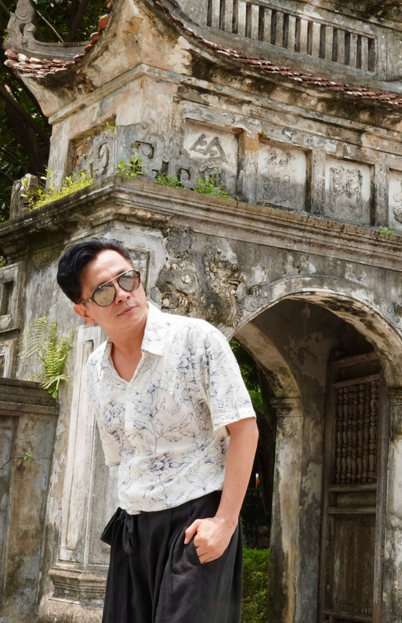 Nam nghệ sĩ Đình Toàn ở tuổi U50 vẫn ngủ với mẹ, không sợ tuổi già cô quạnh - Ảnh 2.