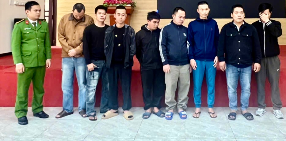 Phá đường dây cá độ bóng đá qua mạng, giao dịch khoảng 350 tỷ đồng- Ảnh 1.