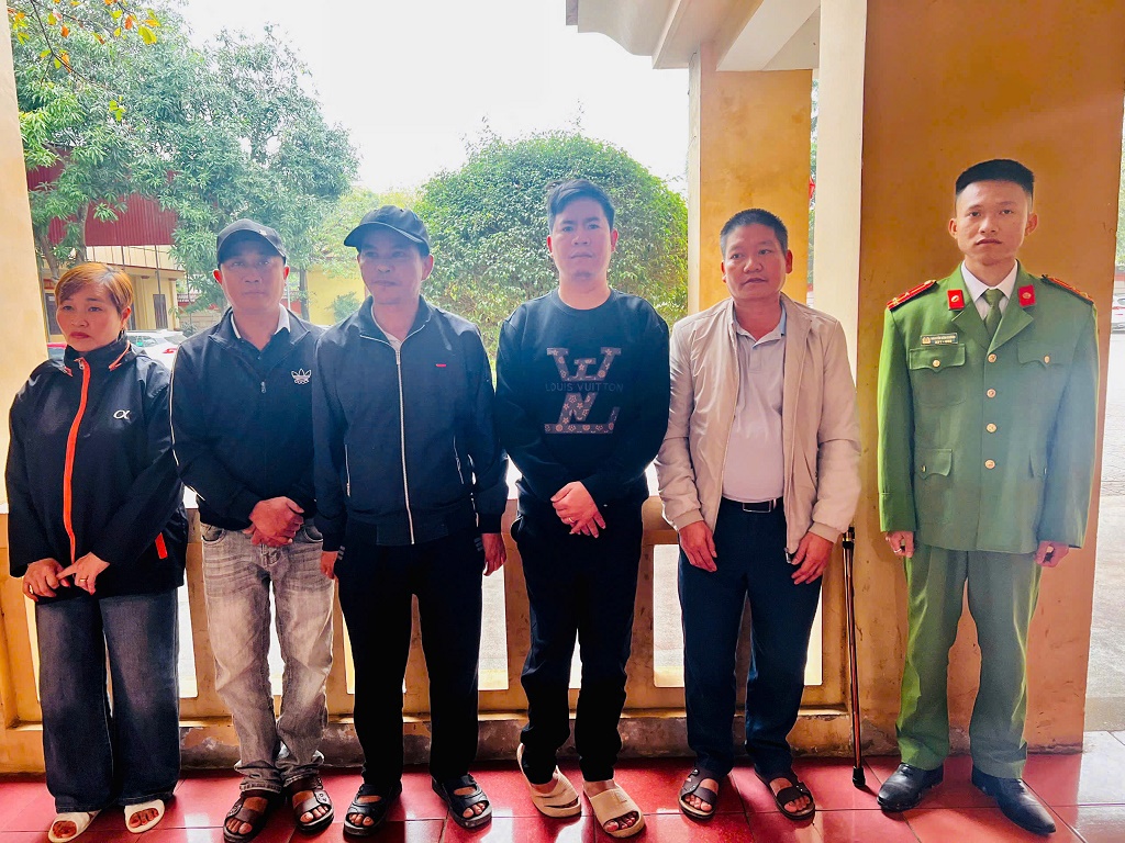 Bắt nhóm đối tượng tổ chức ghi số lô, đề hơn 1,3 tỷ đồng/ngày- Ảnh 1.