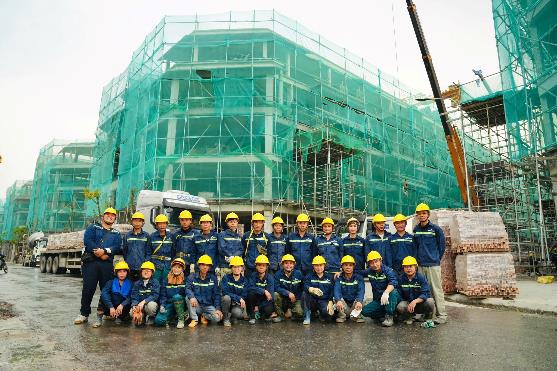 Từ mưu sinh bấp b&ecirc;nh đến cuộc sống đủ đầy: Nhiều lao động &ldquo;đổi đời&rdquo; nhờ việc l&agrave;m bền vững tại VinCons - Ảnh 3.