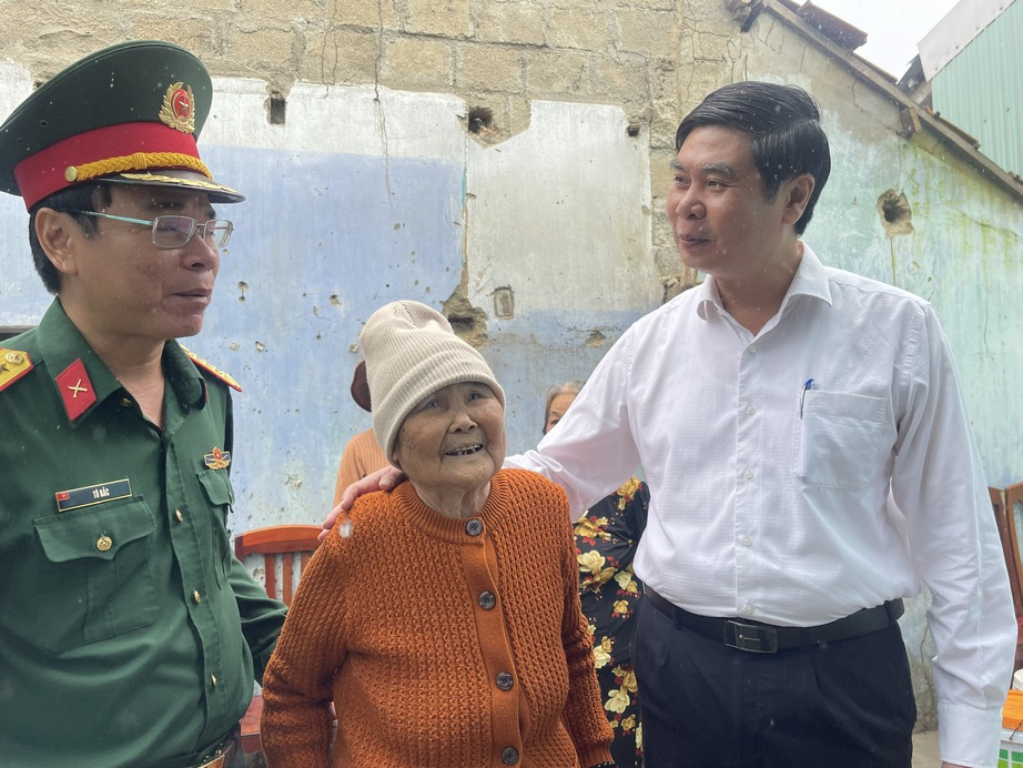 Gia Lai: Bàn giao ngôi nhà đầu tiên trong "Chiến dịch Quang Trung" cho người dân- Ảnh 1.