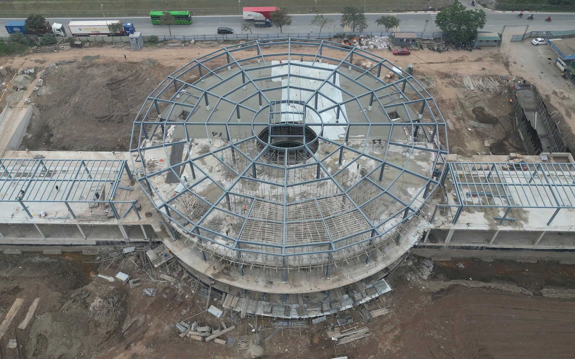 Tăng lượt xe khách, chuyến tàu phục vụ Tết Dương lịch 2026 - Ảnh 1.