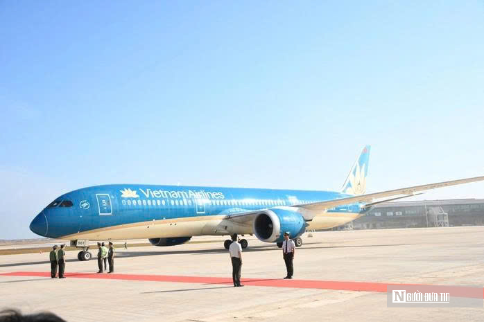 Khoảnh khắc s&acirc;n bay Long Th&agrave;nh ch&iacute;nh thức &ldquo;mở cửa bầu trời&rdquo; đ&oacute;n chuyến bay đầu ti&ecirc;n- Ảnh 4.