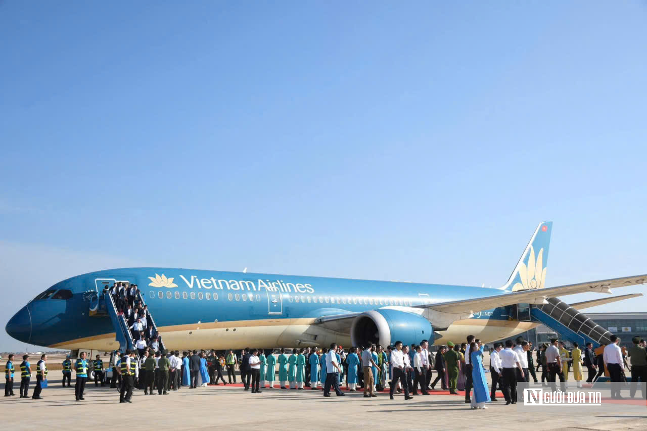 Khoảnh khắc s&acirc;n bay Long Th&agrave;nh ch&iacute;nh thức &ldquo;mở cửa bầu trời&rdquo; đ&oacute;n chuyến bay đầu ti&ecirc;n- Ảnh 8.
