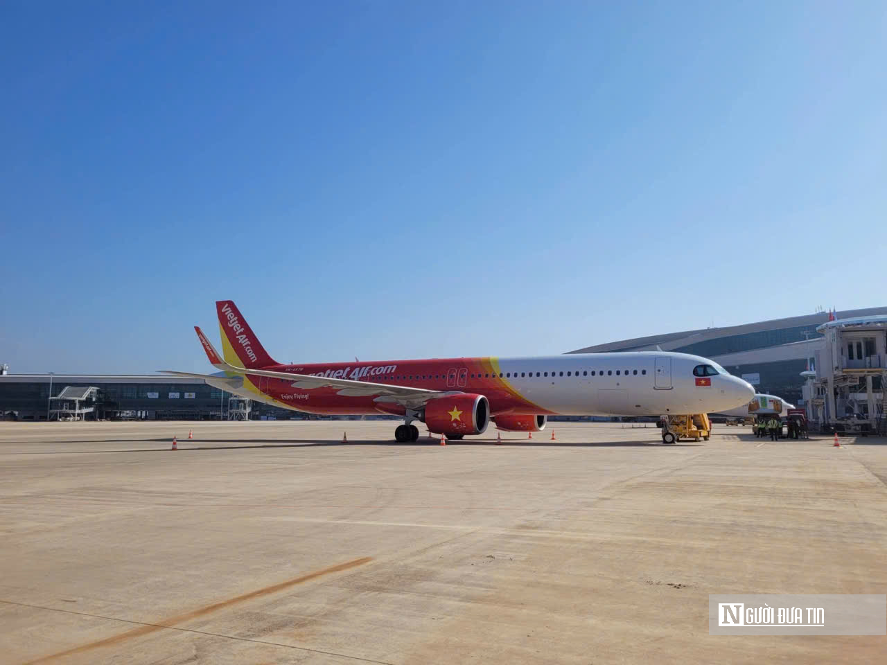 Khoảnh khắc s&acirc;n bay Long Th&agrave;nh ch&iacute;nh thức &ldquo;mở cửa bầu trời&rdquo; đ&oacute;n chuyến bay đầu ti&ecirc;n- Ảnh 10.