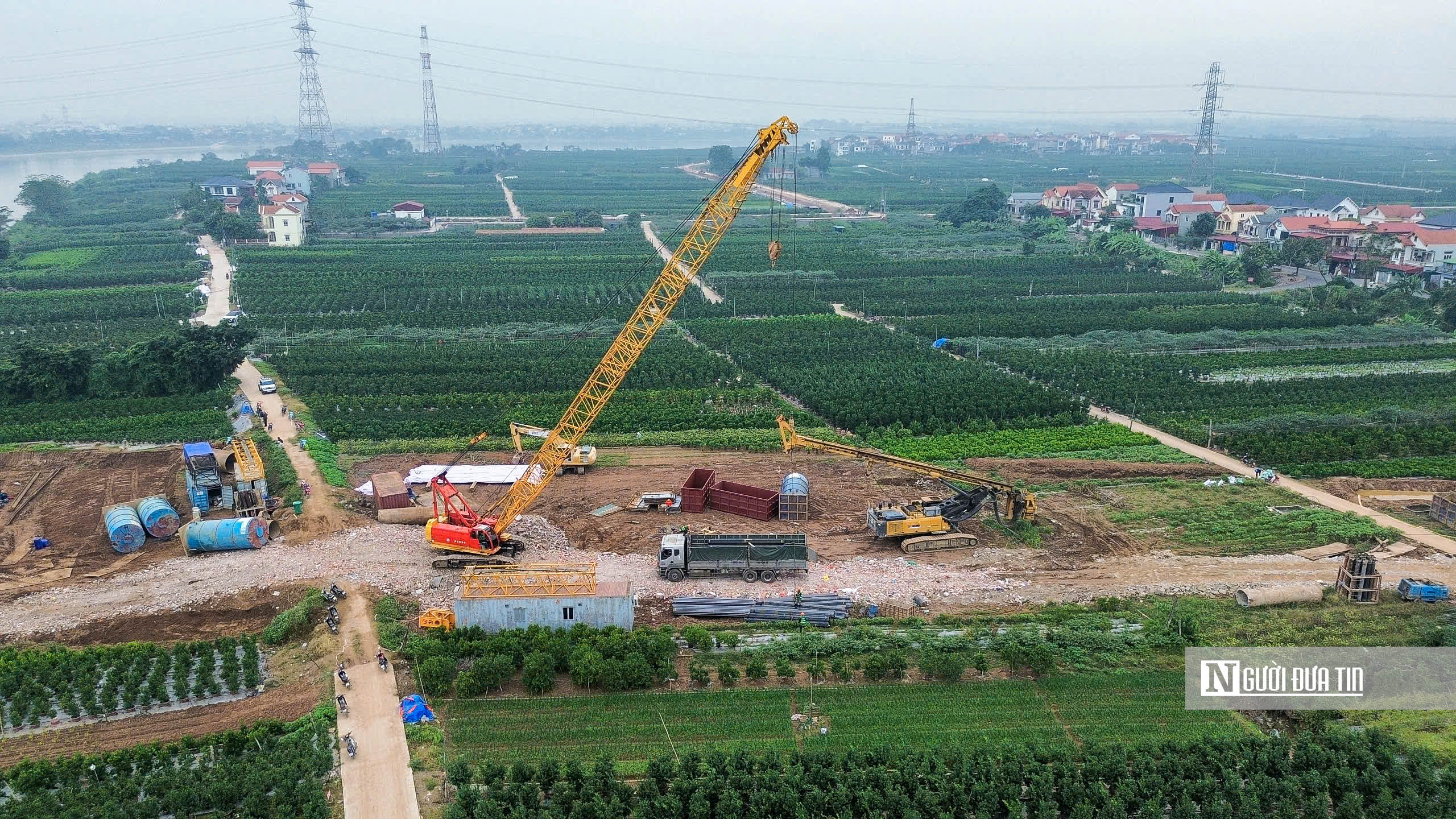 Cận cảnh khu vực thi c&ocirc;ng c&acirc;y cầu 4.900 tỷ đồng nối H&agrave; Nội với Hưng Y&ecirc;n- Ảnh 6.