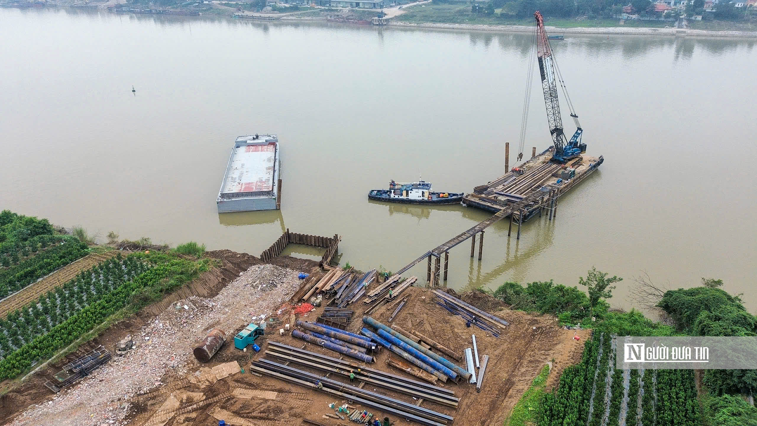 Cận cảnh khu vực thi c&ocirc;ng c&acirc;y cầu 4.900 tỷ đồng nối H&agrave; Nội với Hưng Y&ecirc;n- Ảnh 5.