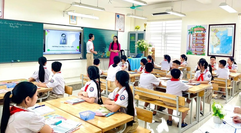 Thí điểm giáo dục AI cho học sinh từ tiểu học - Ảnh 1.