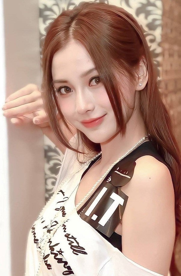 Angelababy xuất hiện với gương mặt lạ lẫm, gây tranh cãi - Ảnh 4.