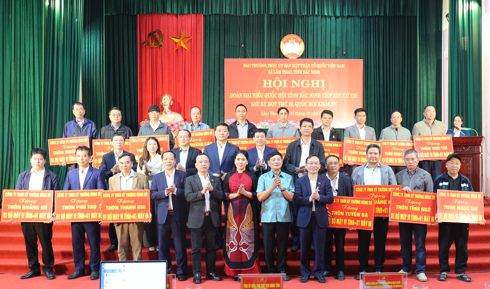 Công ty TNHH Kỹ thương Đông Đô trao tặng 17 bộ máy tính-chung tay thúc đẩy chuyển đổi số tại xã Lâm Thao-Bắc Ninh - Ảnh 1.