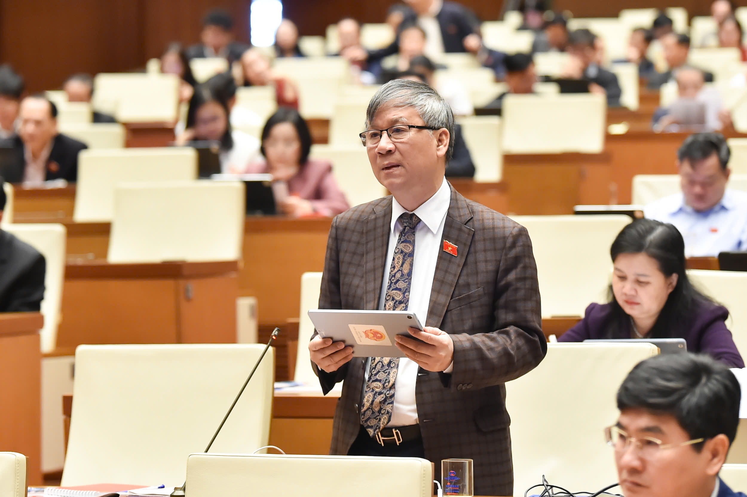 ĐBQH đề nghị miễn viện phí sớm cho người đang điều trị ung thư- Ảnh 1. ĐBQH đề nghị miễn viện phí sớm cho người đang điều trị ung thư- Ảnh 1.