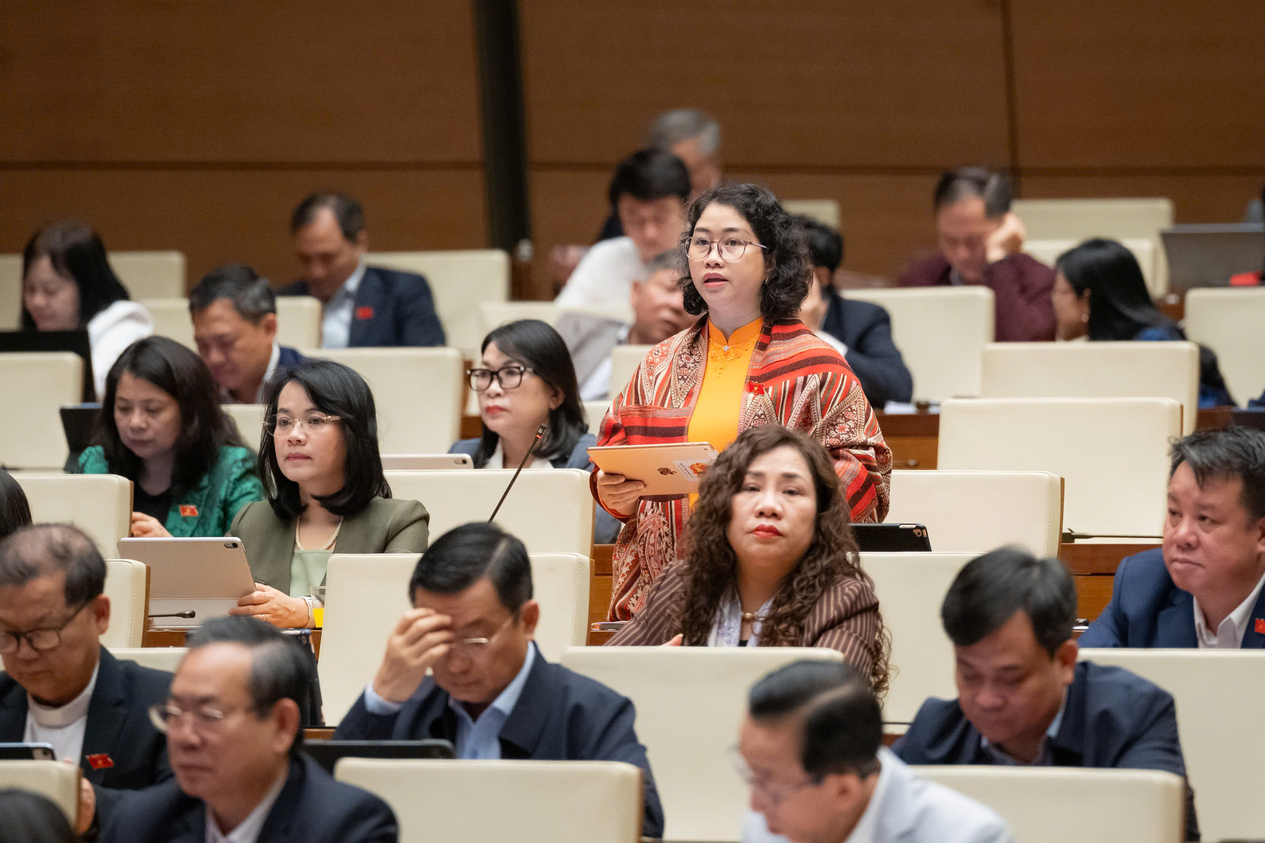 ĐBQH đề nghị miễn viện phí sớm cho người đang điều trị ung thư- Ảnh 3. ĐBQH đề nghị miễn viện phí sớm cho người đang điều trị ung thư- Ảnh 3.