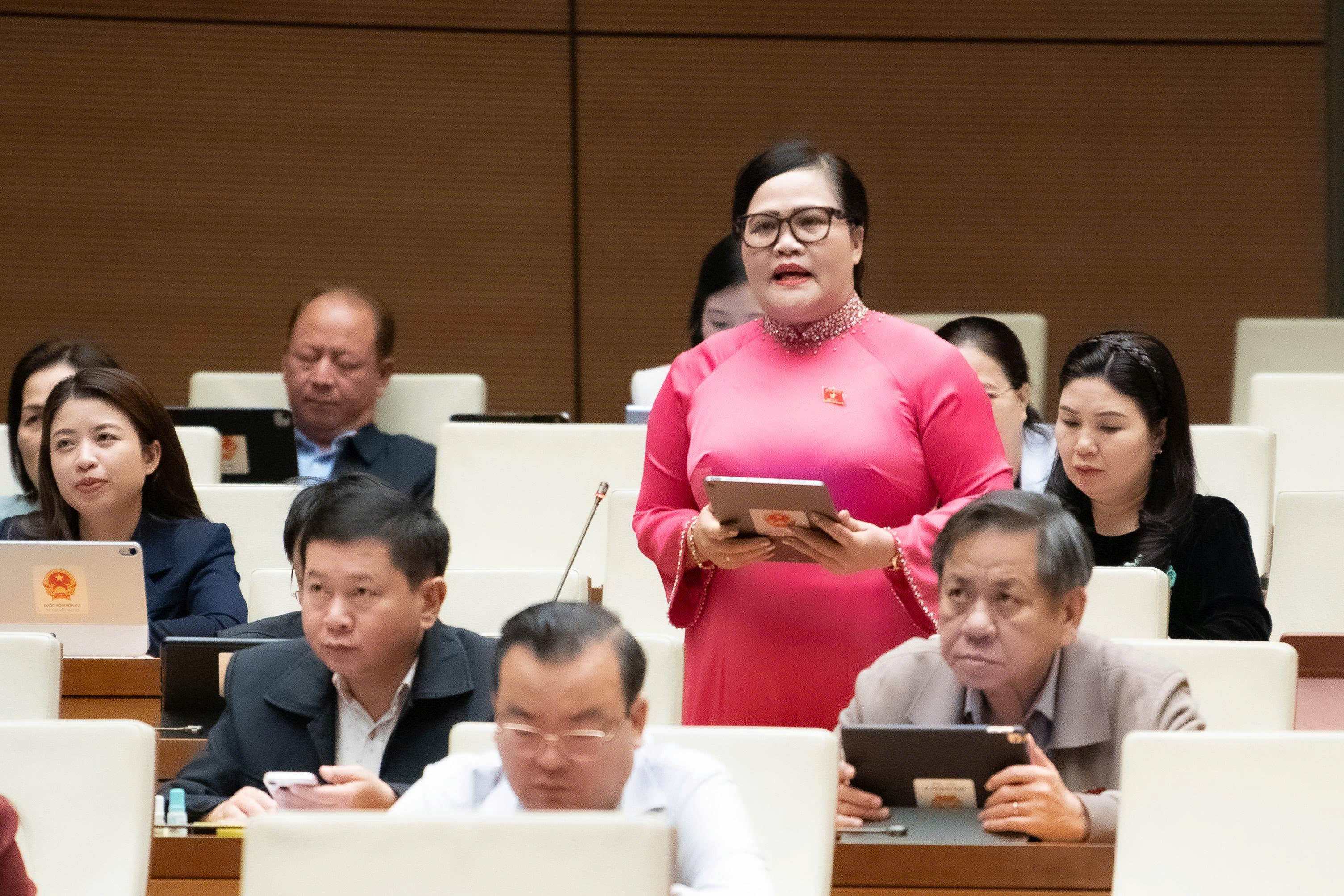 ĐBQH đề xuất hỗ trợ học phí cho sinh viên ngành y trường công lập- Ảnh 2. ĐBQH đề xuất hỗ trợ học phí cho sinh viên ngành y trường công lập- Ảnh 2.