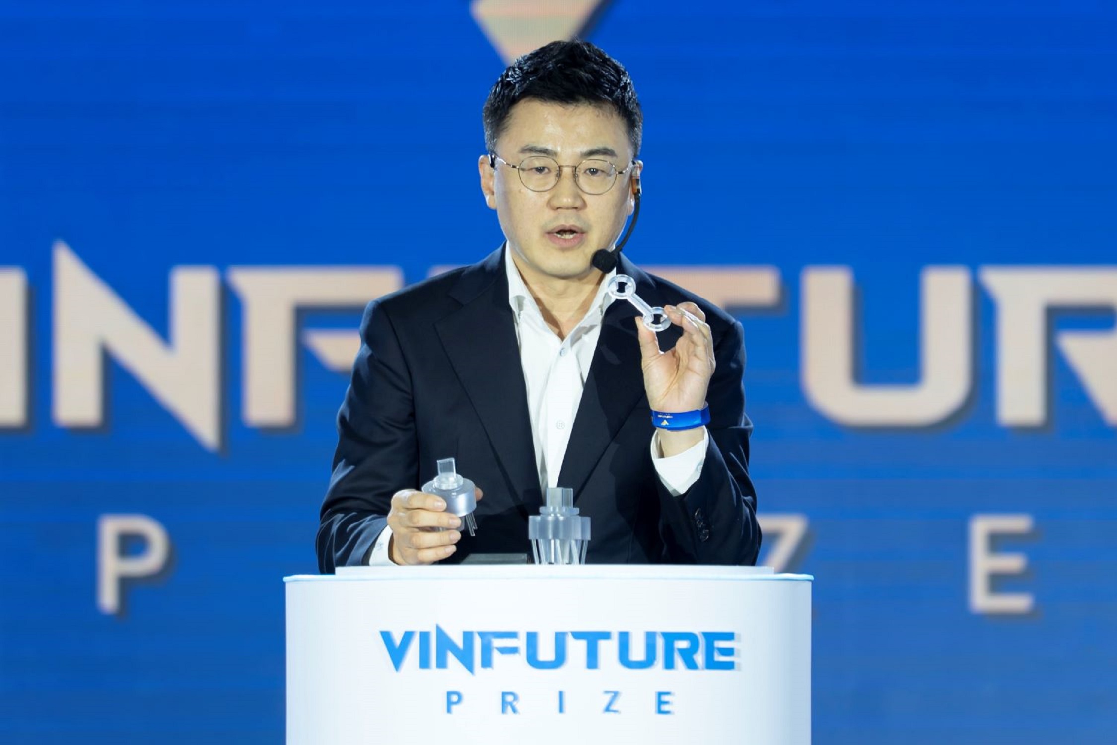 Bốn công nghệ mở đường cho tương lai gây chú ý tại Tuần lễ VinFuture 2025 - Ảnh 1.