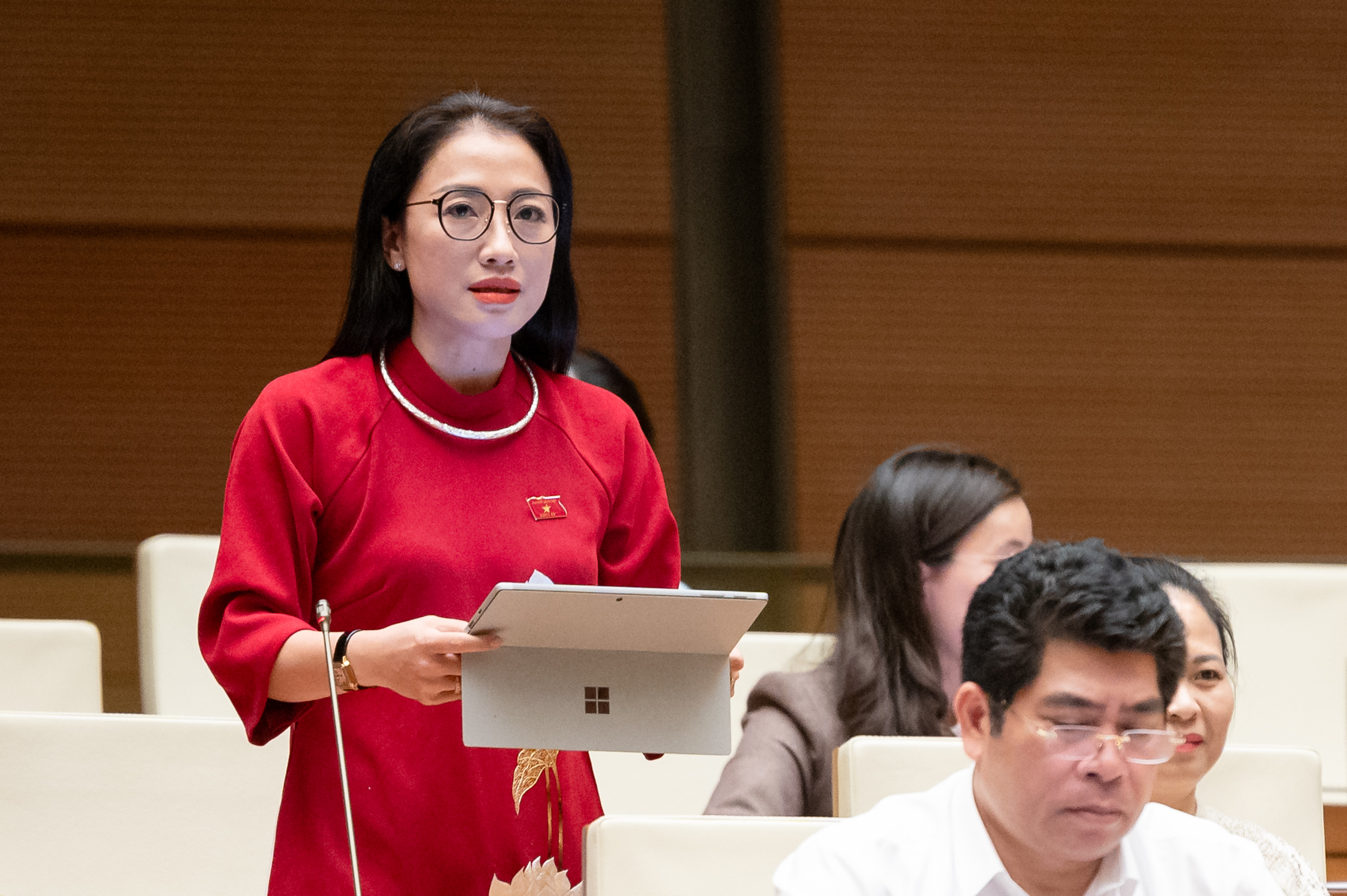 ĐBQH: Không thể đưa tiếng Anh thành ngôn ngữ thứ 2 nếu thiếu giáo viên- Ảnh 1. ĐBQH: Không thể đưa tiếng Anh thành ngôn ngữ thứ 2 nếu thiếu giáo viên- Ảnh 1.