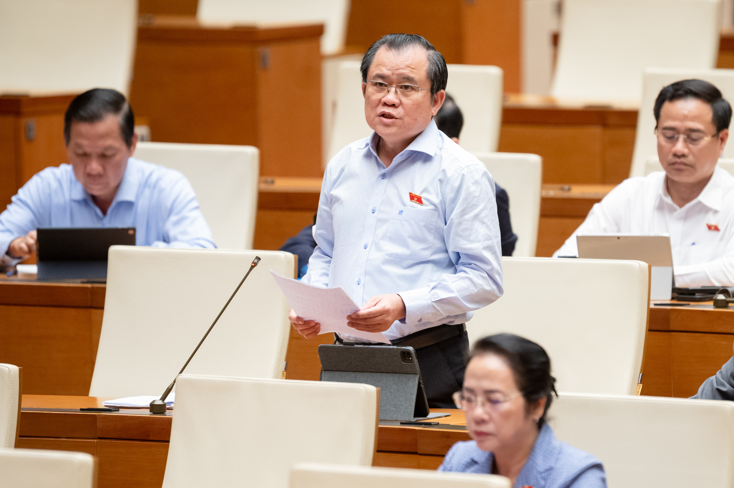 Xem xét phân bổ vốn cho đào tạo bồi dưỡng giáo viên và cán bộ quản lý - Ảnh 1.