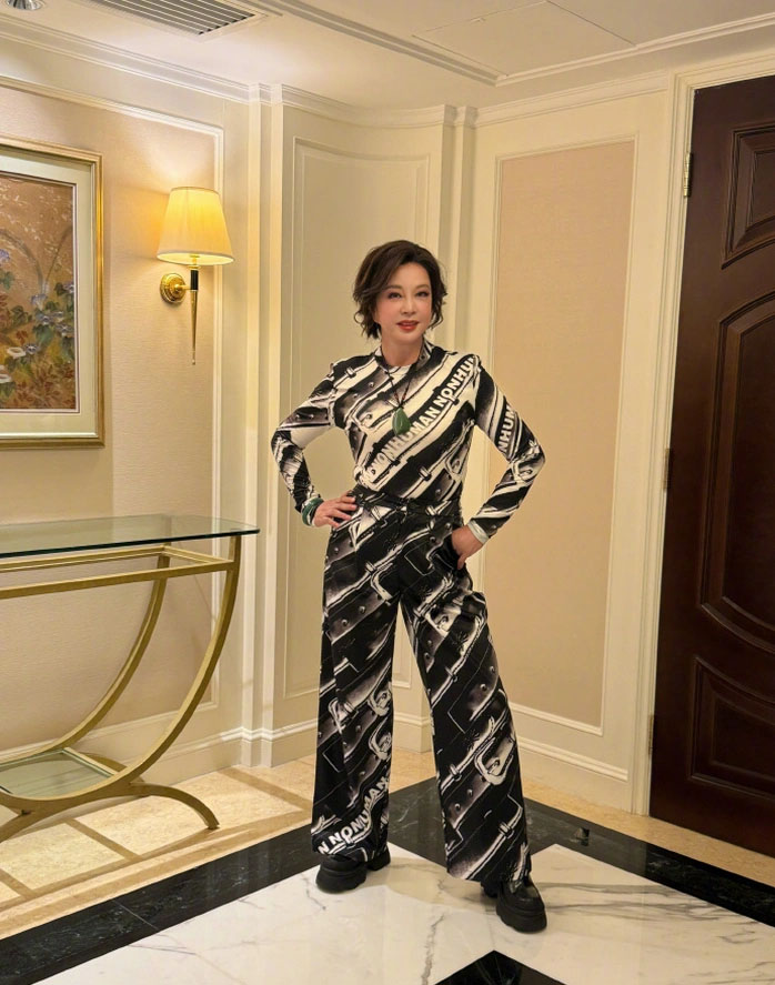 Nhan sắc gây sốc của "Võ Tắc Thiên" Lưu Hiểu Khánh ở tuổi 75 - Ảnh 3.