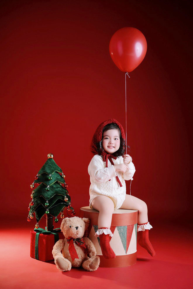 Con gái út nhà Khánh Thi - Phan Hiển, xinh yêu như thiên thần đón Noel! - Ảnh 5.