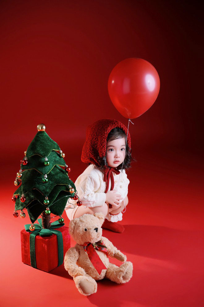 Con gái út nhà Khánh Thi - Phan Hiển, xinh yêu như thiên thần đón Noel! - Ảnh 6.