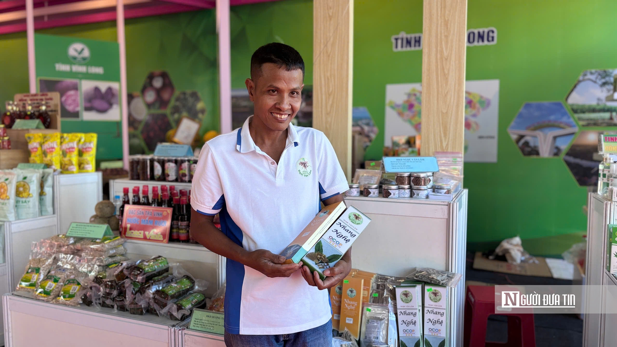 Lá nghệ bị bỏ đi thành "chìa khóa" khởi nghiệp của thạc sĩ hóa học- Ảnh 1.