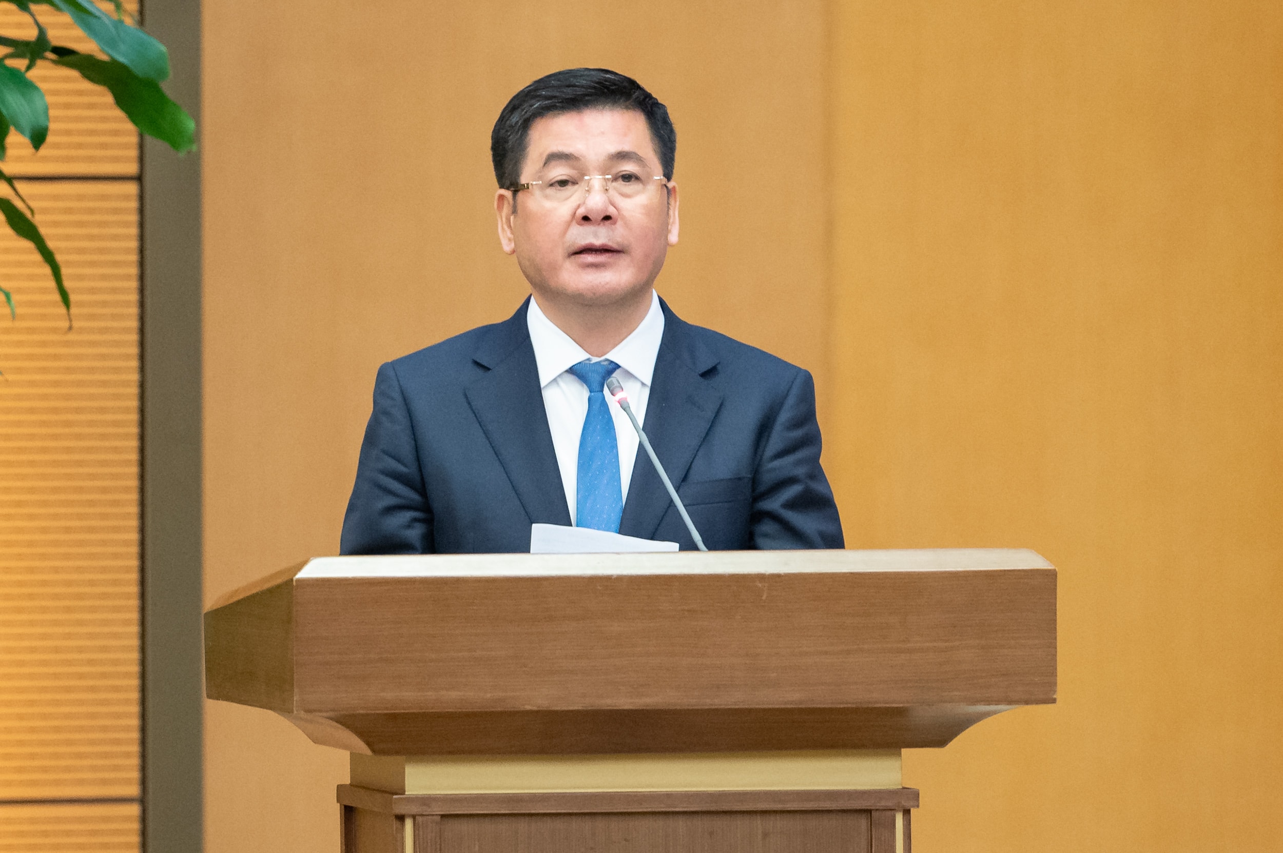 Bộ trưởng Bộ Công thương giữ chức Phó Bí thư chuyên trách Đảng ủy Quốc hội- Ảnh 4.