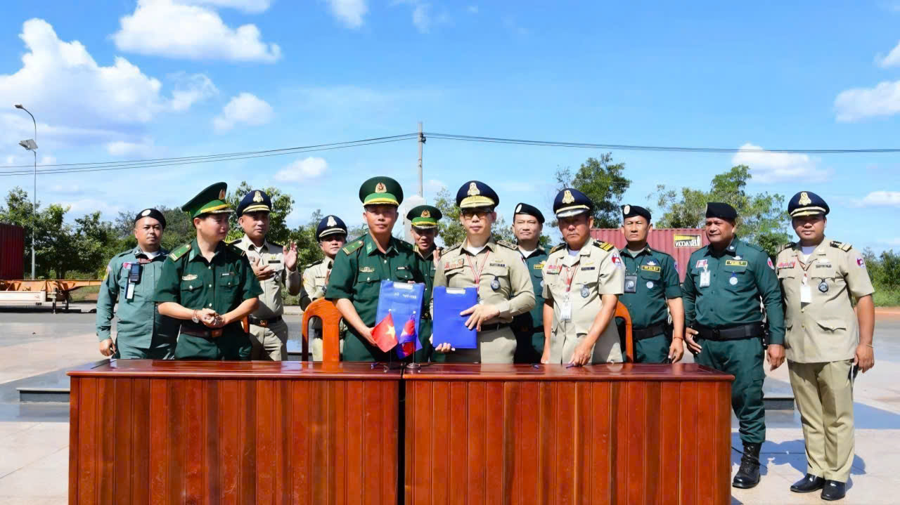 Kỳ 1: Hệ lụy đau lòng từ “bẫy việc nhẹ, lương cao” - Ảnh 1.