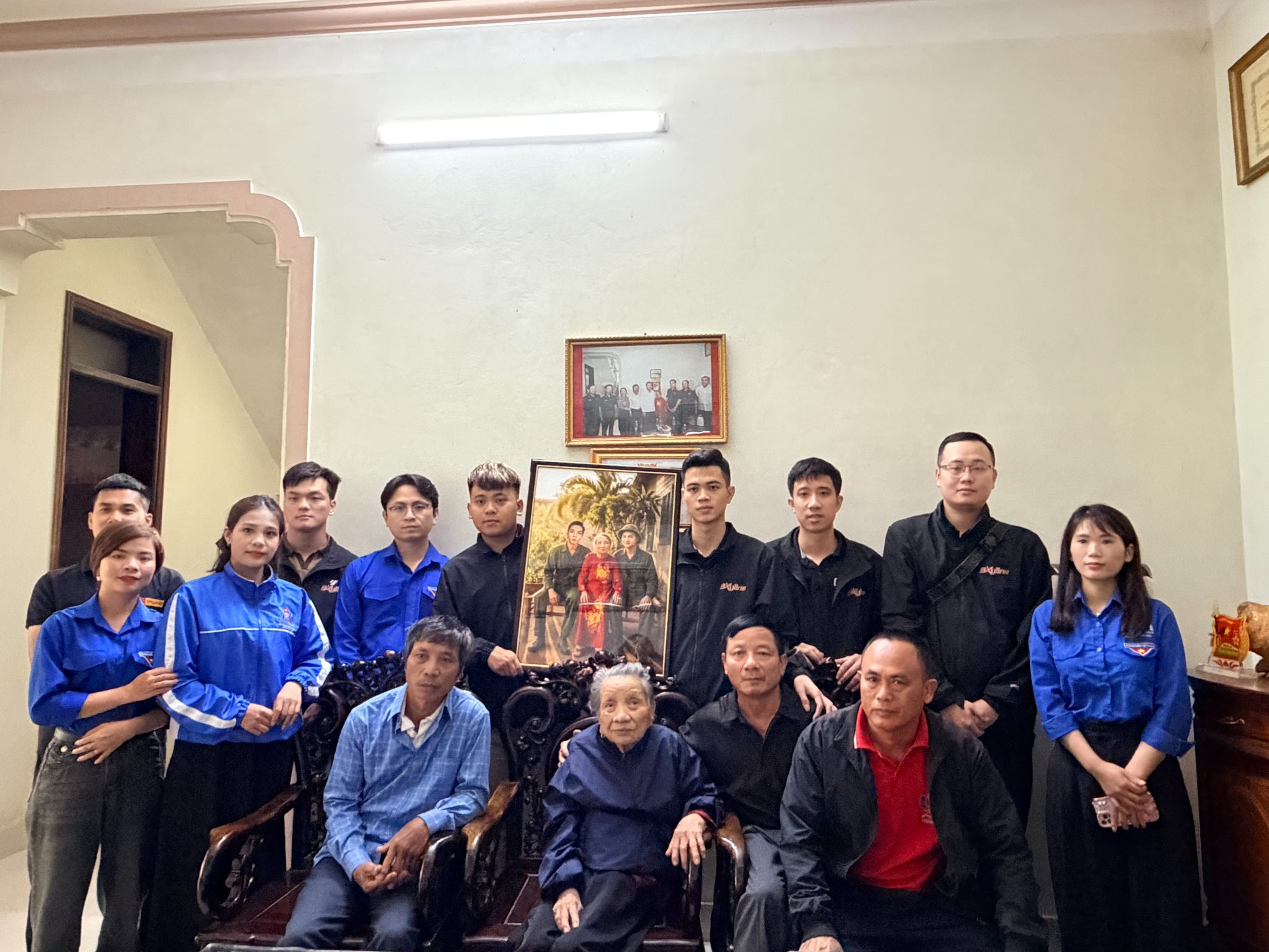 Phục dựng ký ức, tiếp nối ngọn lửa anh hùng - Ảnh 2.