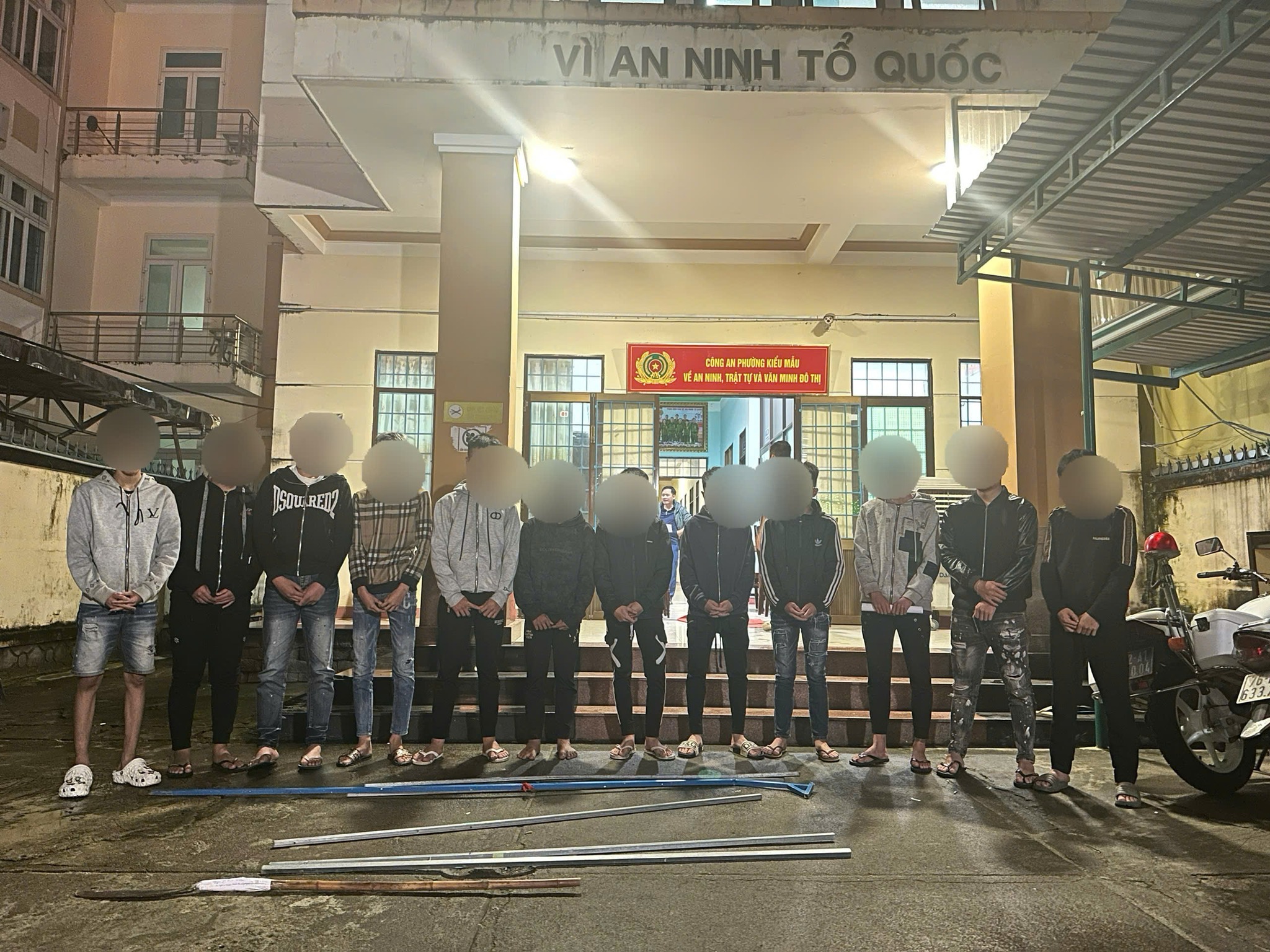 Quảng Ngãi: Tăng cường dẹp nạn "sửu nhi" phóng xe, mang hung khí rượt đuổi nhau- Ảnh 8.