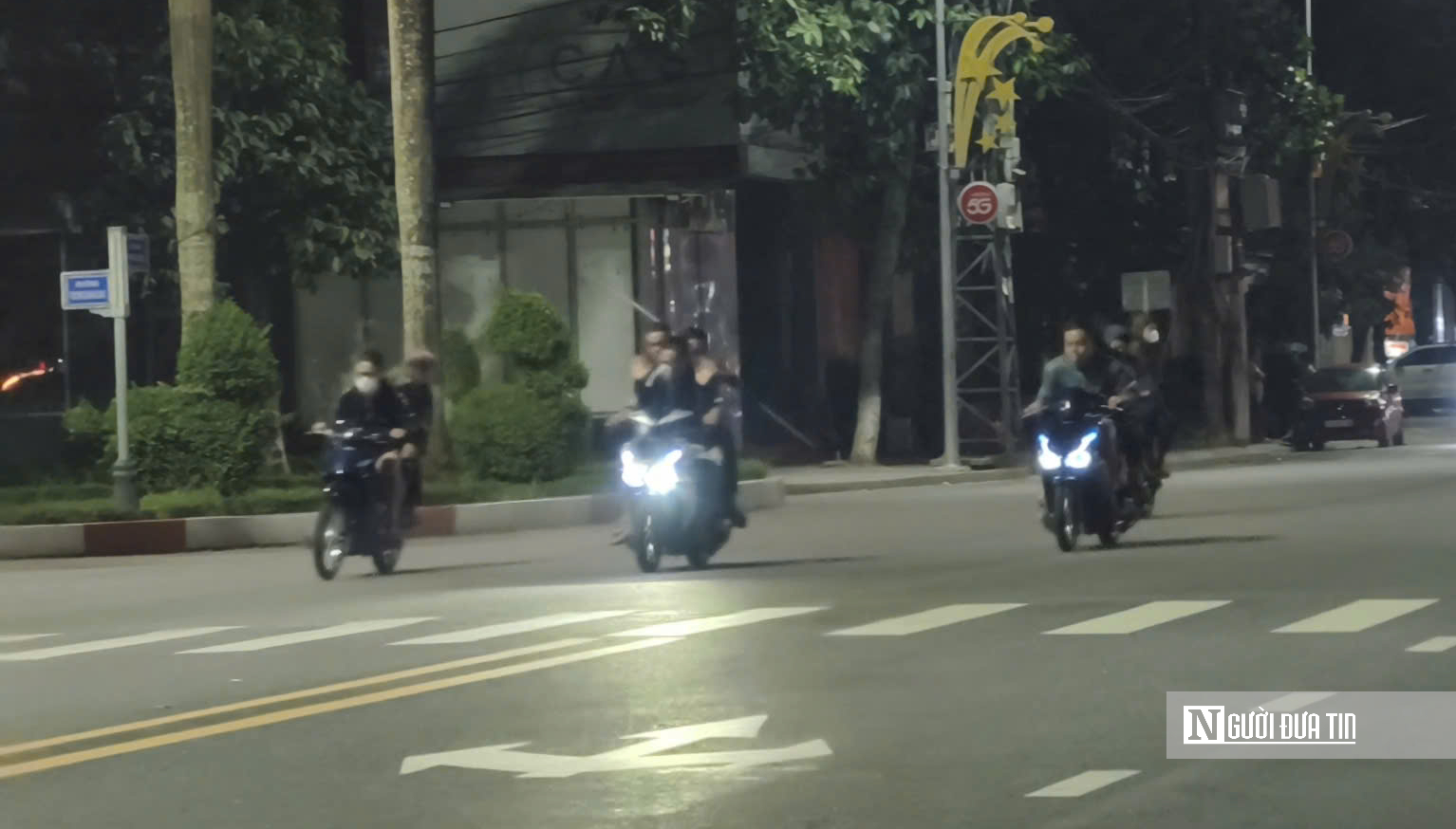 Quảng Ng&atilde;i: Tăng cường dẹp nạn "sửu nhi" ph&oacute;ng xe, mang hung kh&iacute; rượt đuổi nhau- Ảnh 3.