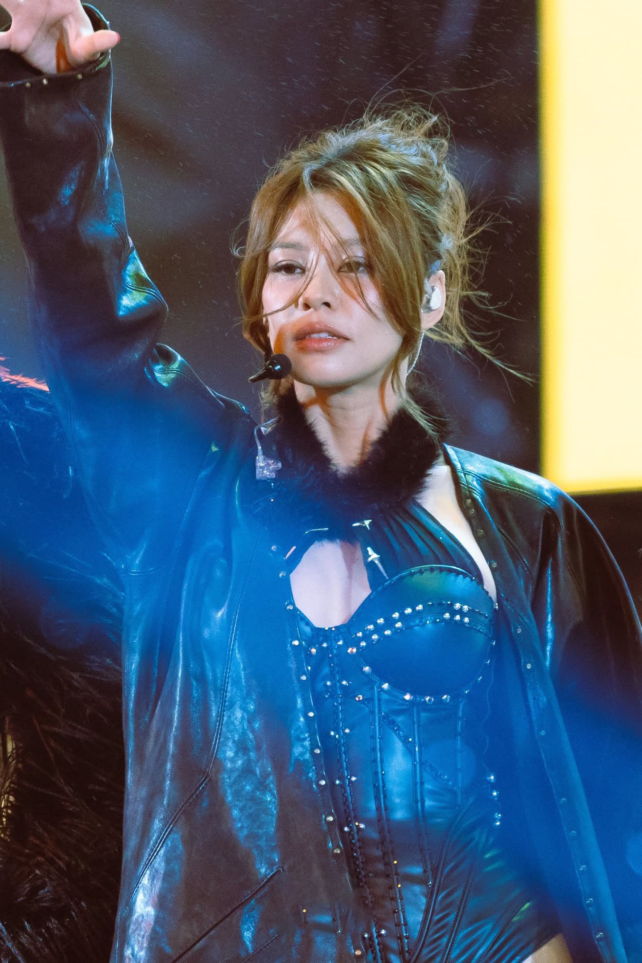 Nữ ca sĩ đình đám khiến cõi mạng "dậy sóng" với nhan sắc quyến rũ ở tuổi 36 - Ảnh 1.