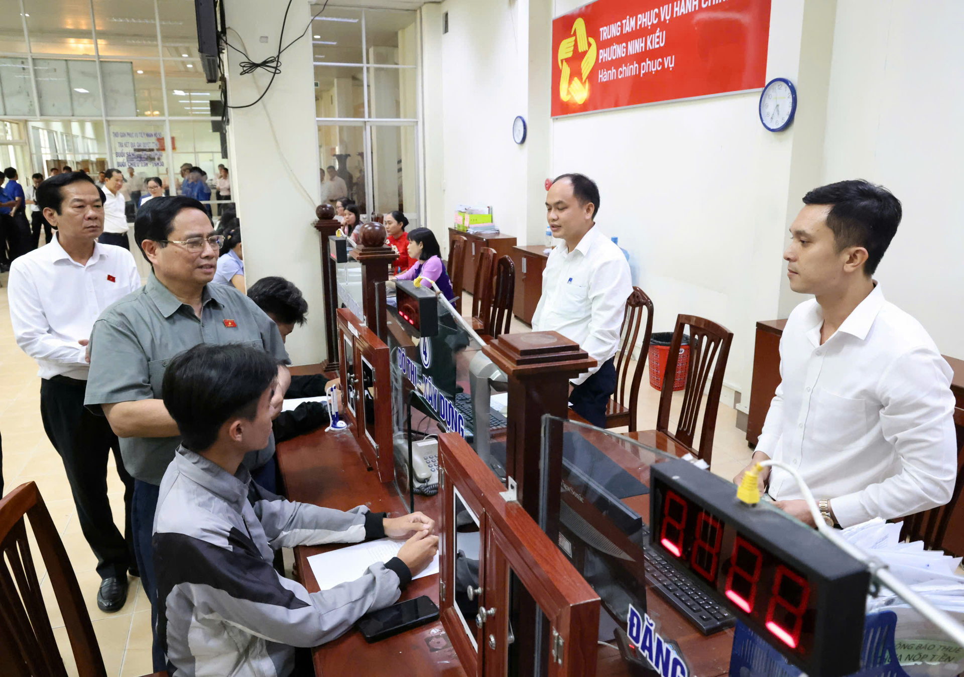 Khẩn trương cập nhật đầy đủ dữ liệu về bảo hiểm, lý lịch tư pháp, giấy phép lái xe- Ảnh 1.