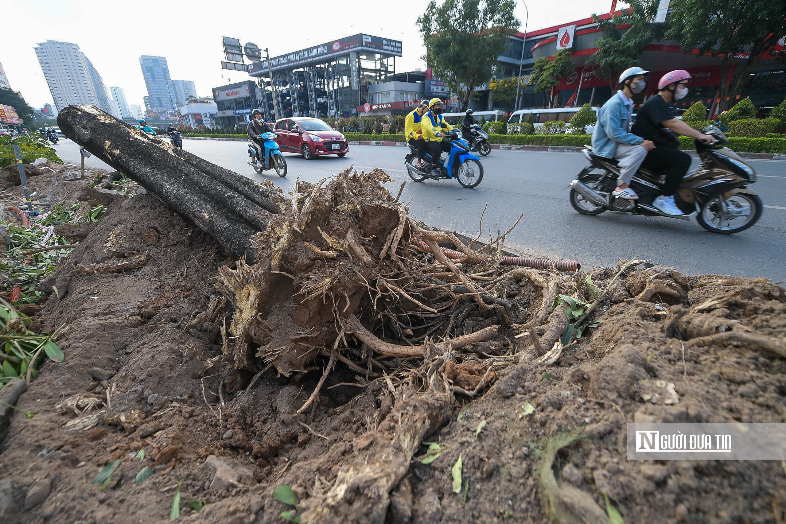H&agrave; Nội x&eacute;n vỉa h&egrave;, mở rộng đường L&ecirc; Văn Lương- Ảnh 3.
