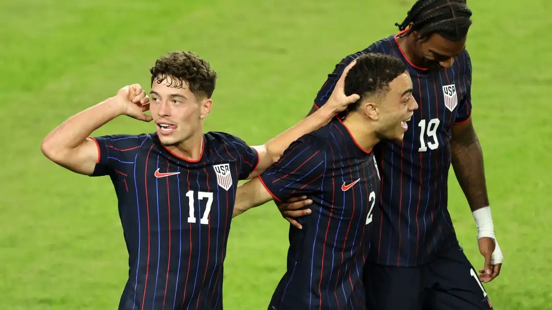 Tây Ban Nha vẫn giữ vị trí dẫn đầu bảng xếp hạng FIFA - Ảnh 1. Tây Ban Nha vẫn giữ vị trí dẫn đầu bảng xếp hạng FIFA - Ảnh 1.