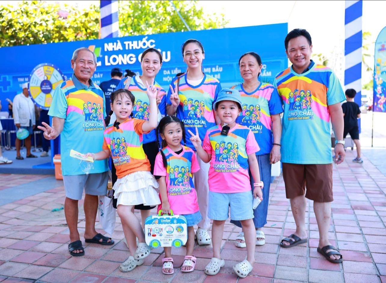 Ngày hội gia đình Long Châu tại Nha Trang khám sức khỏe miễn phí - Ảnh 1.