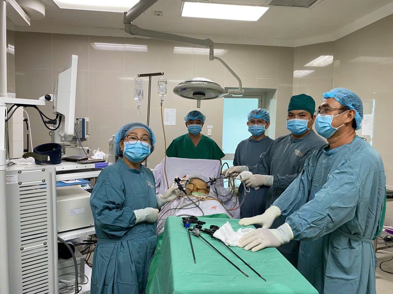 Cắt bỏ thành công u mạc treo ruột khổng lồ - Ảnh 1.