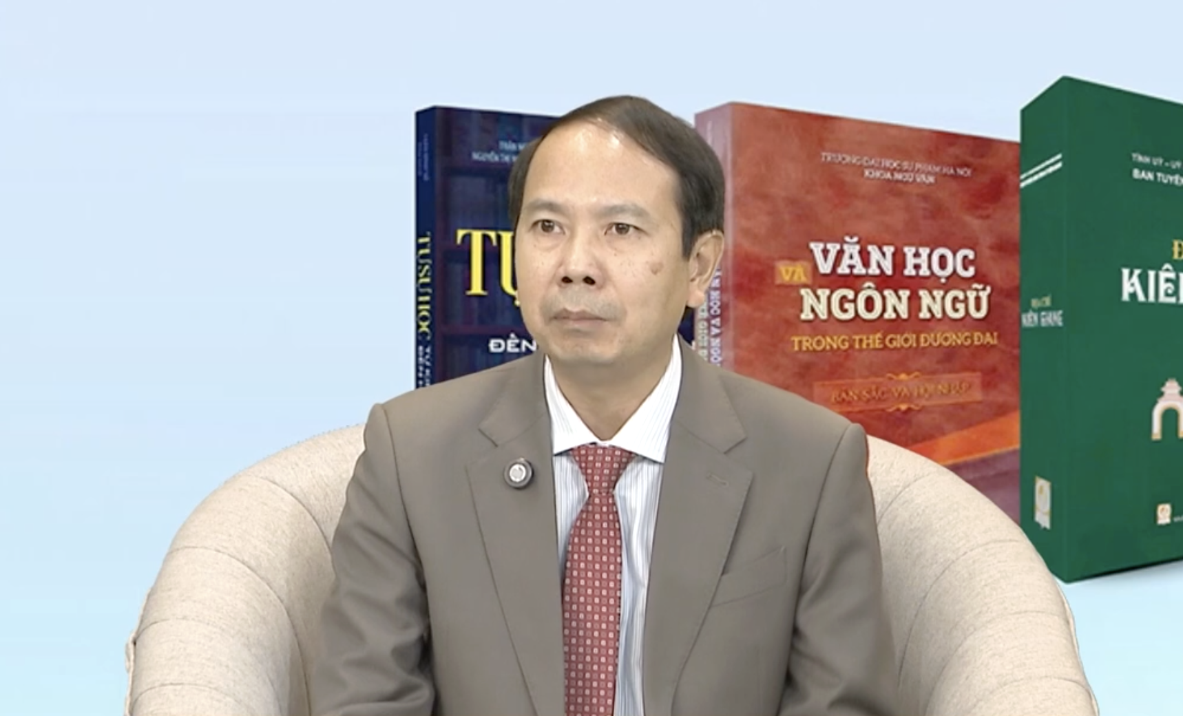 Sách tham khảo đặc biệt: Nền tảng tri thức cho giáo dục Việt Nam trong kỷ nguyên số- Ảnh 1.