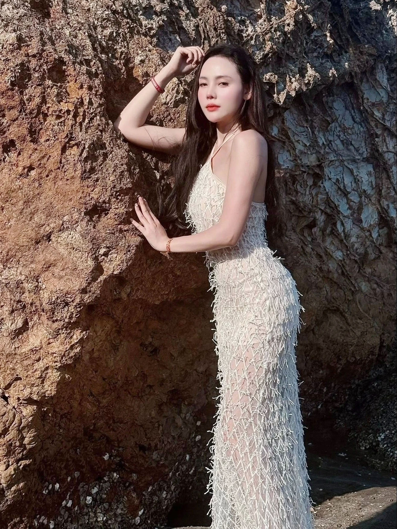 Nữ Chủ tịch tập đoàn xinh đẹp: "Người tình" màn ảnh của NSND Trung Anh đang gây sốt là ai? - Ảnh 5.