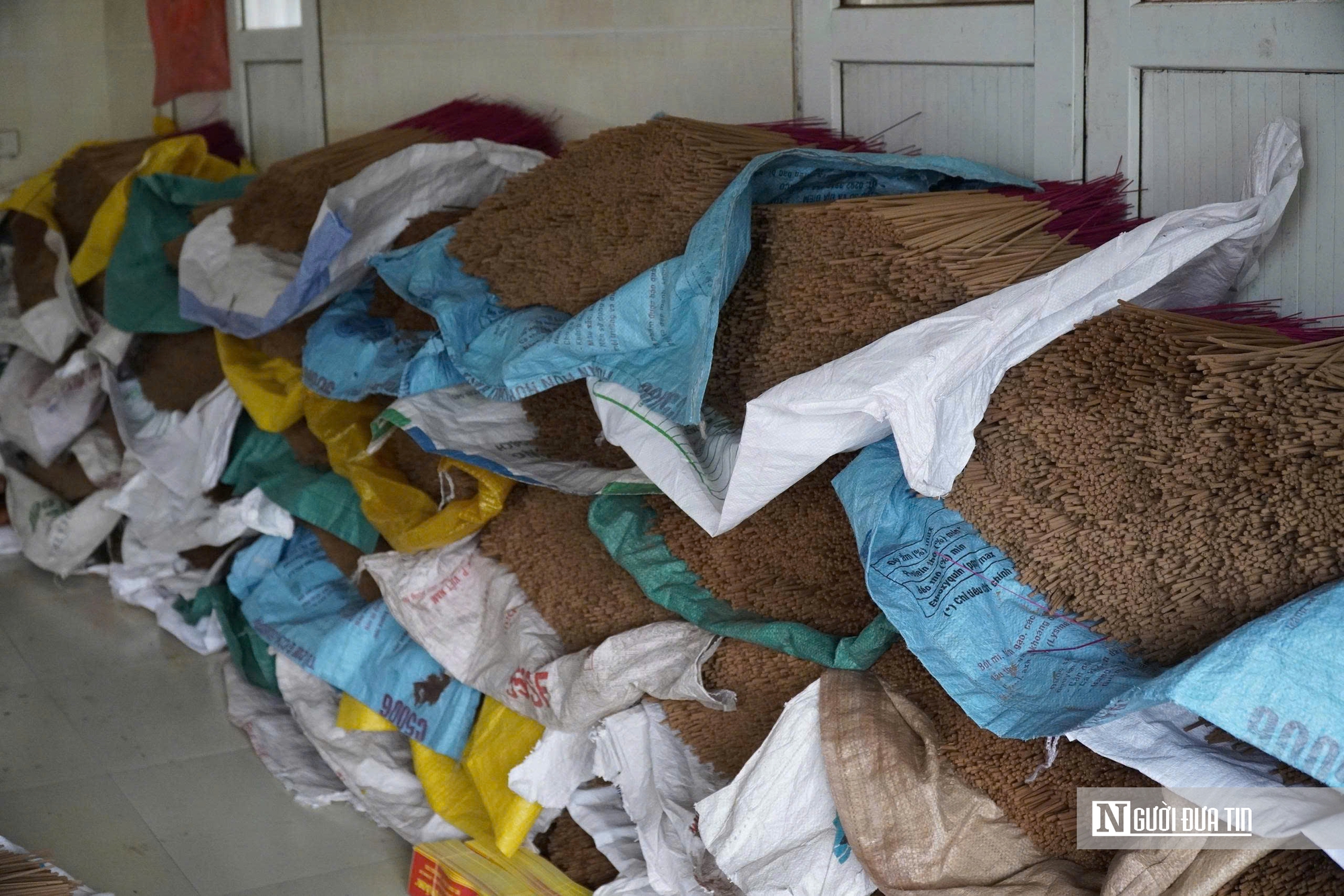 Nghệ An: L&agrave;ng nghề hương truyền thống xuất khẩu sang L&agrave;o dịp Tết- Ảnh 2.