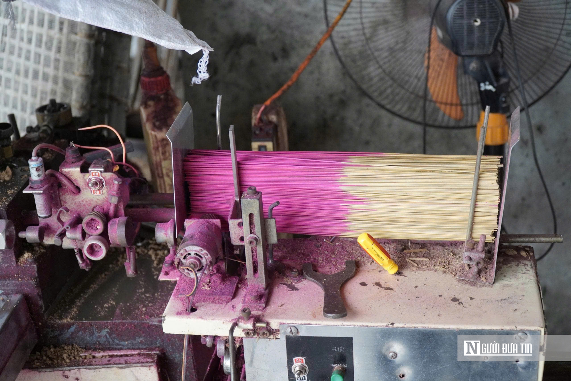 Nghệ An: L&agrave;ng nghề hương truyền thống xuất khẩu sang L&agrave;o dịp Tết- Ảnh 5.