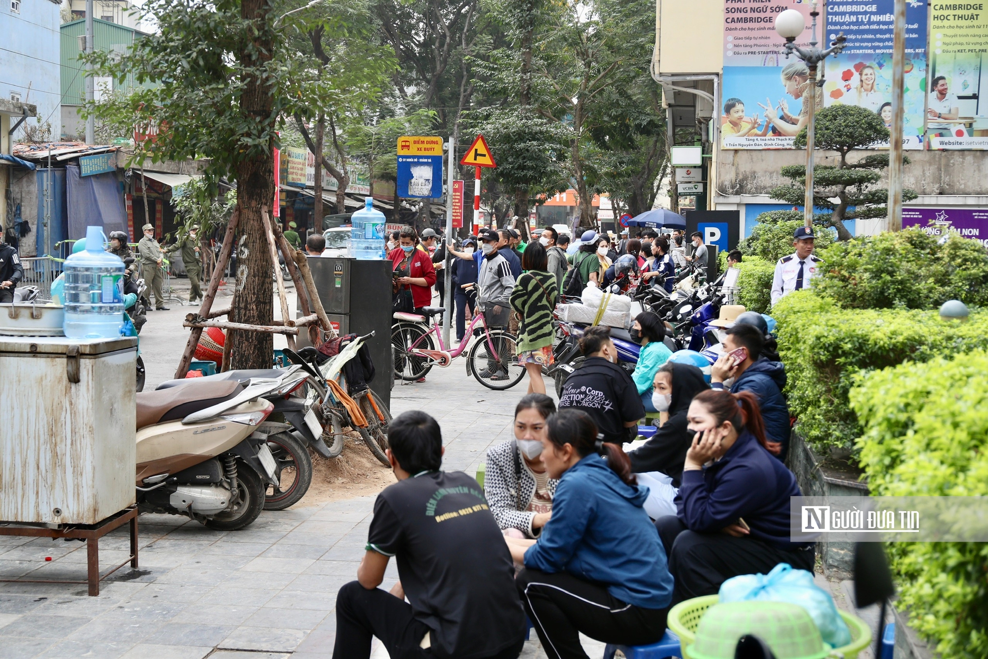 H&agrave; Nội: Hỏa hoạn thi&ecirc;u rụi chợ d&acirc;n sinh cận Tết, nhiều tiểu thương thiệt hại nặng - Ảnh 6.